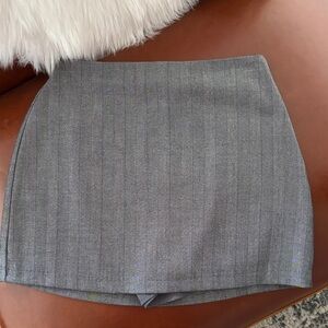 Abercrombie & Fitch Gray Pinstripe Mini Skirt
